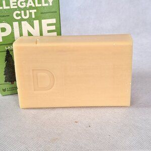 NEW NIB Duke Cannon Illegally Cut Pine Brick of Soap 10 oz
